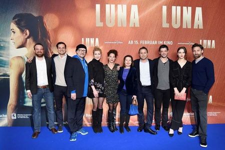 Foto: v.l.n.r.: Alexander Janssen (Universum Film), Max Conradt (Universum Film), Rainer Bock, Genija Rykova, Bibiana Beglau, Dr. Carolin Kerschbaumer (FFF Bayern), Regisseur Khaled Kaissar, Carlo Ljubek, Lisa Vicari, Benjamin Sadler