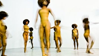 Lorna Simpson, Momentum Filmstill, 2010, courtesy the artist; Salon 94, New York, und Galerie Nathalie Obadia, Paris, Bruessel