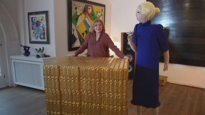 Die Kunstsammerin Manuela Alexejew  in ihrer Berliner Loft