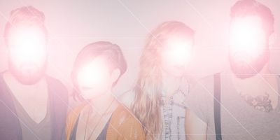 Today the Moon, Tomorrow the Sun heizen ein mit treibenden Beats und Basslines Today the Moon, Tomorrow the Sun heizen ein mit treibenden Beats und Basslines