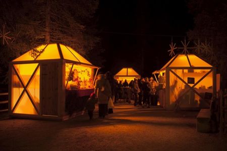 Besonders schön ist der Weihnachtszauber am Karer See bei Dunkelheit