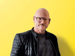 Karsten Gessulat ist Inhaber der Kreativagentur Average Sucks. Karsten Gessulat ist Inhaber der Kreativagentur Average Sucks.
