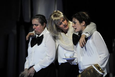 die zofen von Jean Genet am duesseldorfer schauspielhaus