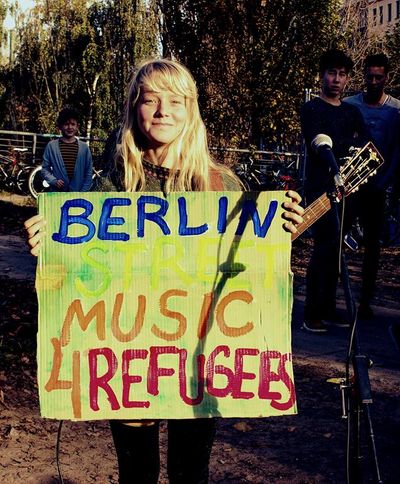 Berlin Street Music 4 Refugees Alice Phoebe Lou