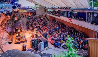 Im Sommer 2023 finden auf der Geierwally Freilichtbühne im Tiroler Lechtal/Österreich nicht nur Theaterstücke,sondern auch zahlreiche musikalischen Darbietungen statt