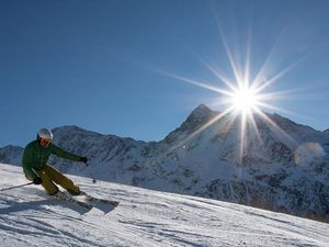 Das Osttiroler Defereggental liegt mitten im Nationalpark Hohe Tauern, sein Skigebiet St. Jakob umfasst 23 Pistenkilometer und sieben Liftanlagen