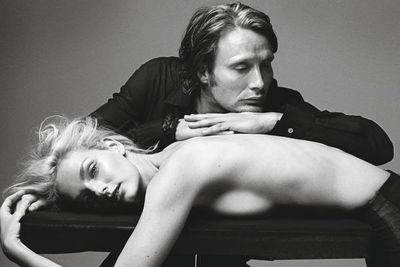 Lydia Hearst und Mads Mikkelsen - The Beauty Book by Kenneth Willardt