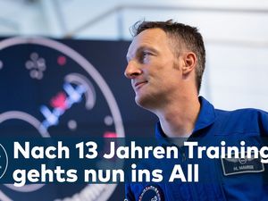 Ein halbes Jahr lang wird Maurer auf der ISS leben und arbeiten. Im Februar 2022 wird er als erster Astronaut ein vollständiges Gericht im All zubereiten Ein halbes Jahr lang wird Maurer auf der ISS leben und arbeiten. Im Februar 2022 wird er als erster Astronaut ein vollständiges Gericht im All zubereiten