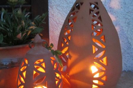 Stimmungsvolles Kerzenlicht fuer die Terrasse