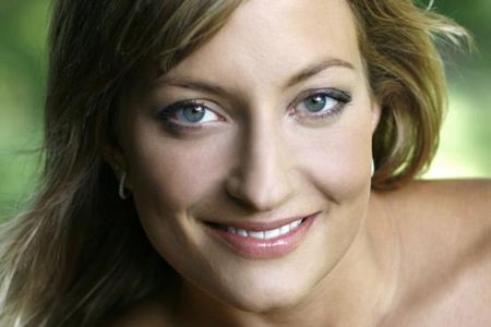 Neue Artist in Residence des hr-Sinfonieorchesters: die Sopranistin Christiane Karg Foto: hr/Steven Haberland