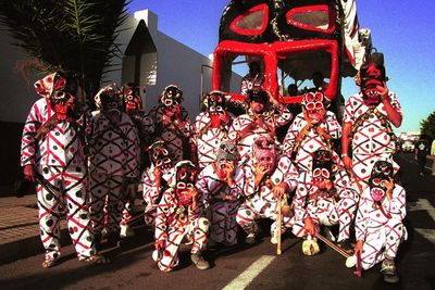 Karneval auf Lanzerote_ Ziegenkoepfe, ein Symbol für Fruchtbarkeit