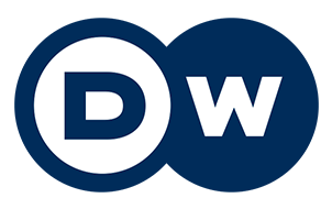 Die Fernseh- und DVD-Produktion „Schumann at Pier2“ von Deutsche Welle, Unitel Classica und Radio Bremen zeigt die vier Sinfonien von Robert Schumann aus einem neuen Blickwinkel. Für Konzert und TV-Produktion wählte die Fernsehcrew einen ungewöhnlichen Ort: Das „Pier2“, eine ehemalige Werfthalle im Bremer Hafen. Dort spielten Järvi und Die Deutsche Kammerphilharmonie Bremen an mehreren Tagen alle vier Schumann-Sinfonien vor Publikum ein.