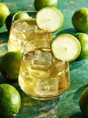 Essen und Trinken Mate Cocktail Limette Mate Essen und Trinken Mate Cocktail Limette Mate